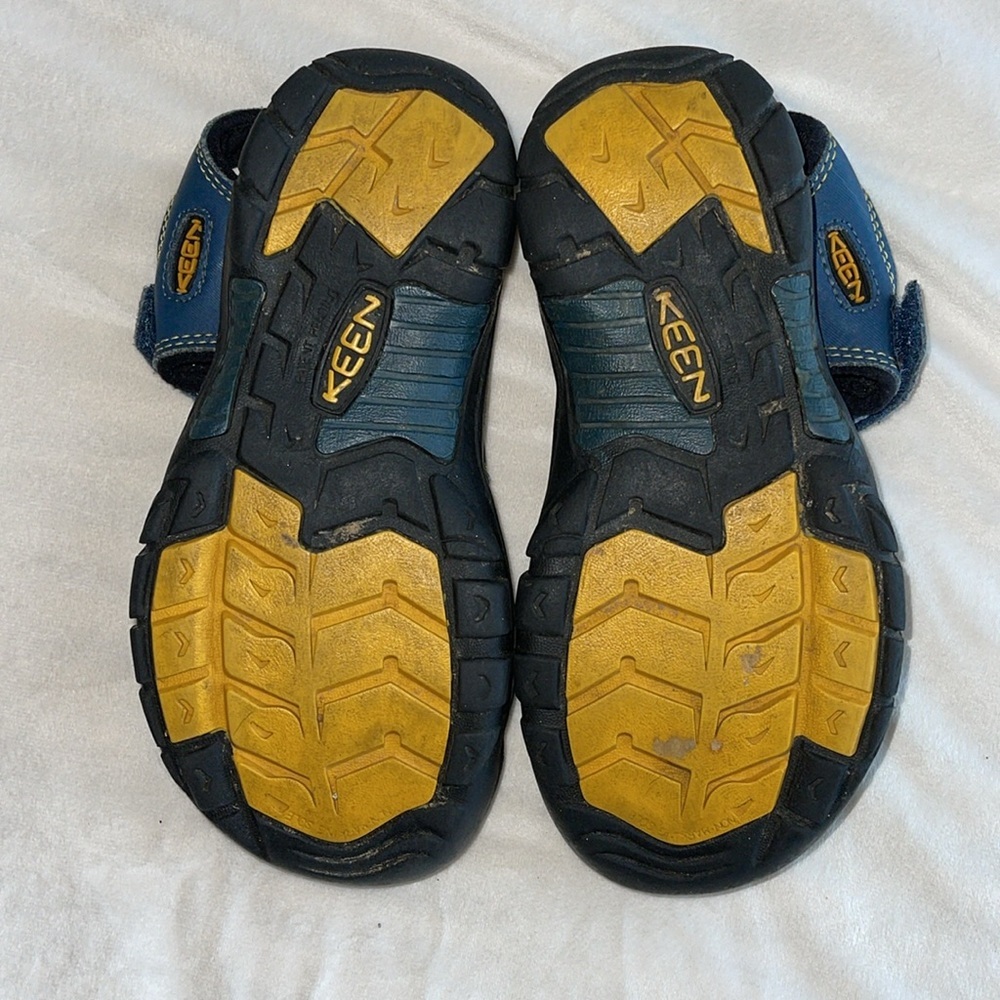 🤍 Boys Keen Sandals - Picture 4 of 5